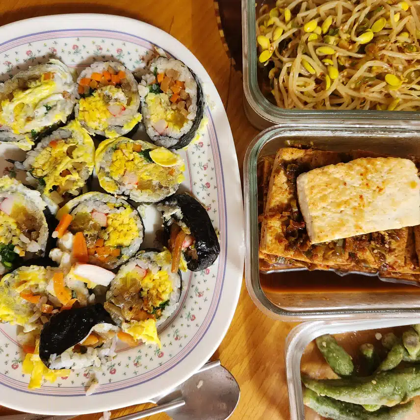 전날 먹다 남은 김밥