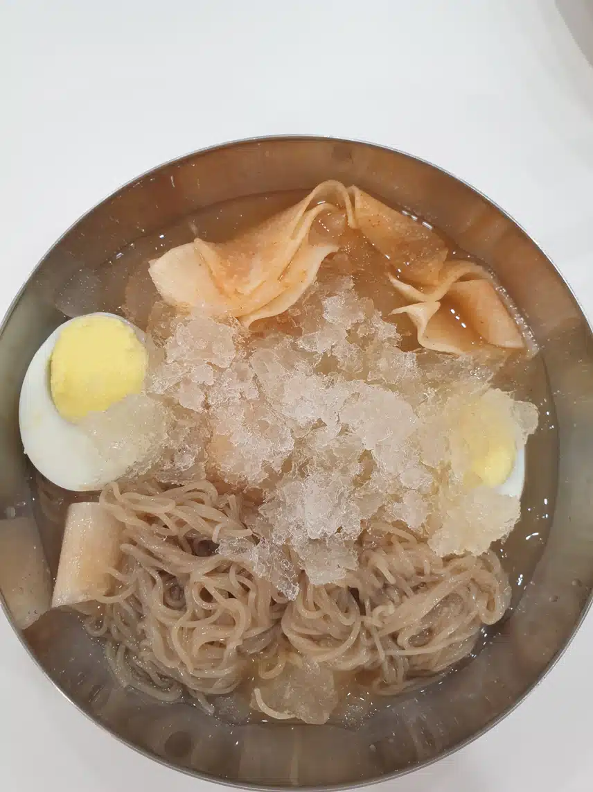 얼음동동 냉면으로 더위 달래요