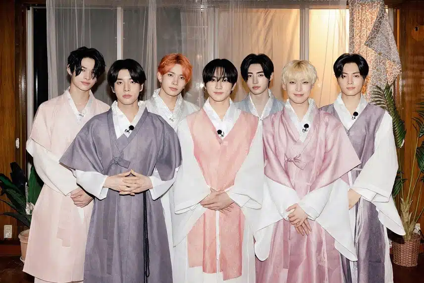 추석인사 한복입은 엔하이픈
