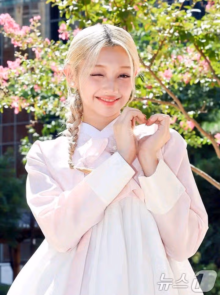 한복을 입은 유니스 프린세스 젤리댕카