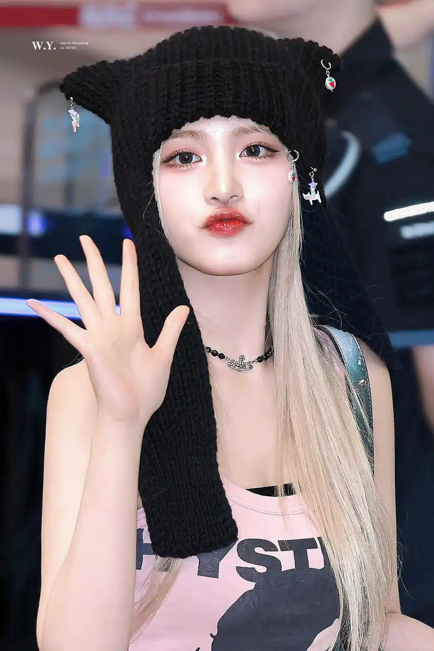 고양이 그 자체 아이브 리즈 출국사진