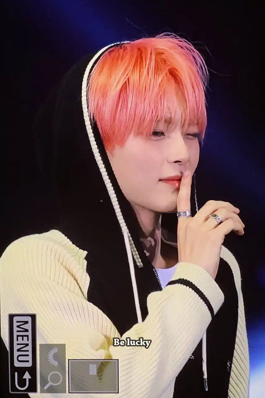 핑크 염색한 한빈이🩷