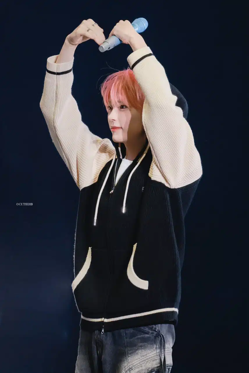 핑크 염색한 한빈이🩷
