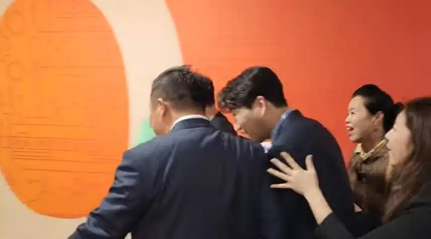 황영웅의 뮤직비디오 인사동찻집이 나왔네요