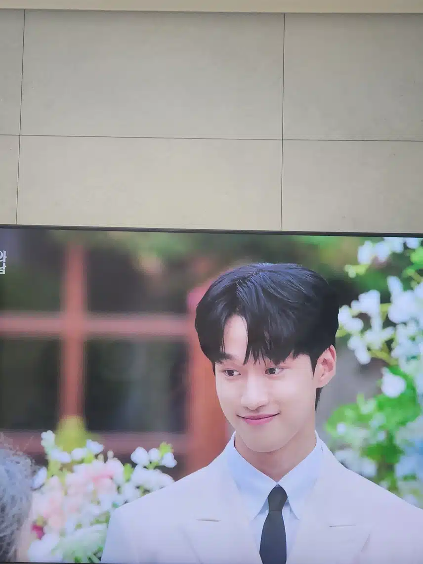 도준이와 마리의 약혼식