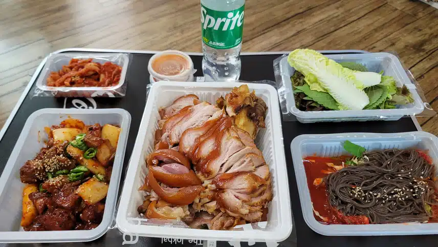 오늘 저녁은 족발입니다^^