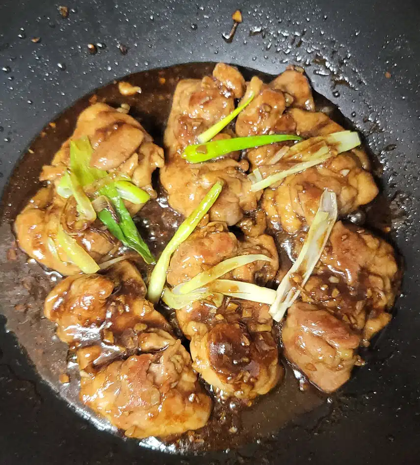 저녁 메뉴ㅡ닭다리살 데리야끼 덮밥 이네요.