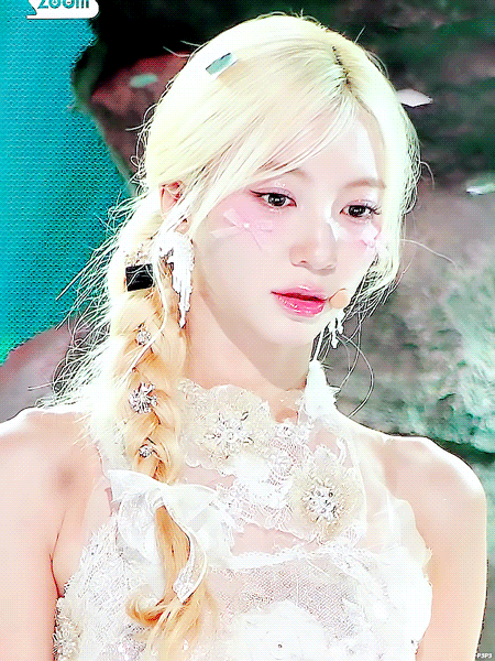 🎀 얼굴에 리본 붙인 진짜 예쁜 유빈
