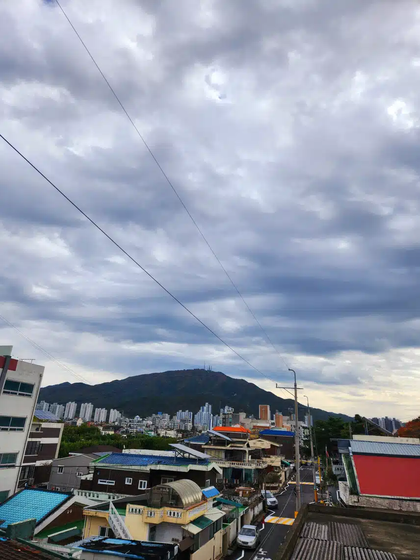하늘을 보며 아침운동 마무리합니다🥰