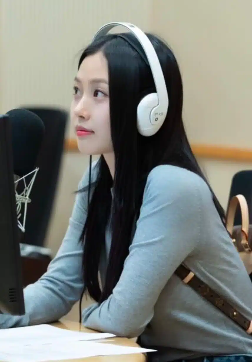 학생 역할도 너무 잘어울릴거같은 민시