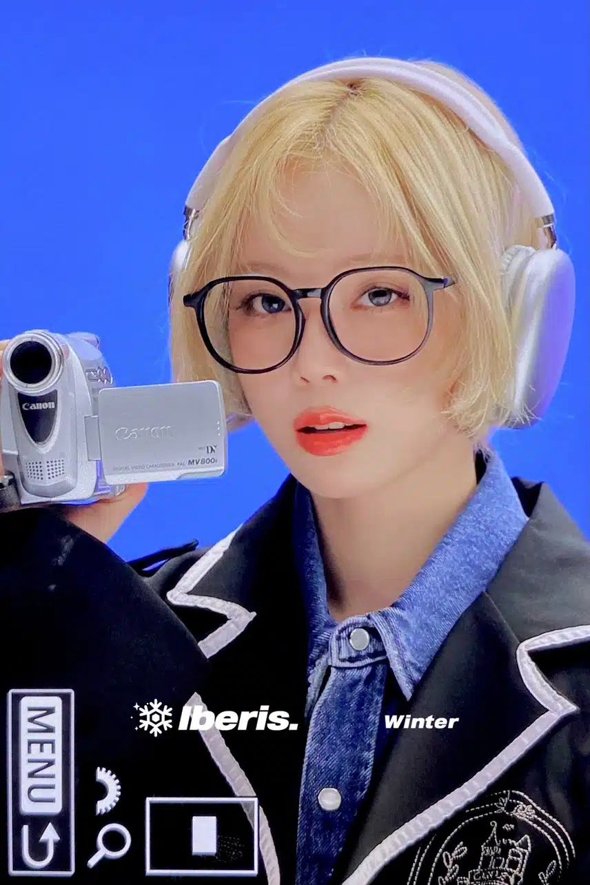 캠코더 + 에어팟 맥스 + 안경 좋은건 다 갖다붙인