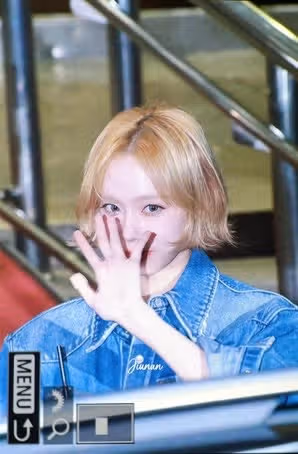 가발아니고 자른 머리라고 말해준 윈터☃️