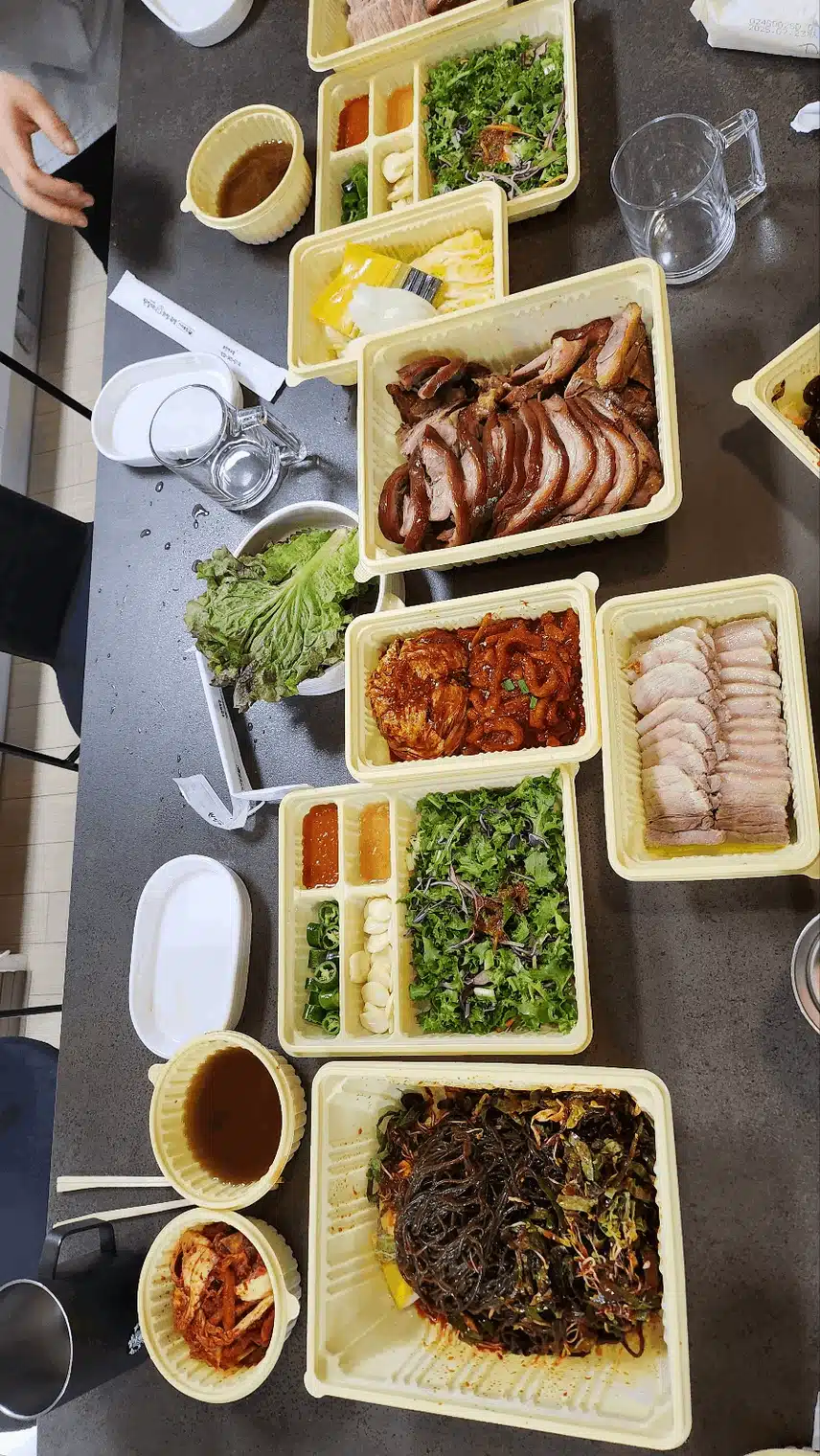 조카에게 대접을 받아도 되는 건가요?