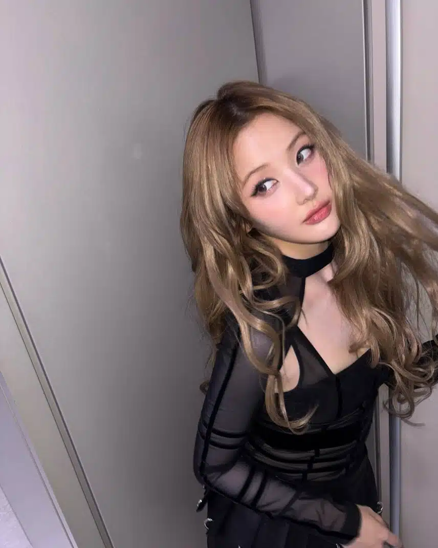 블랙+금발이 찰떡인 키오프 벨 인스타업로드