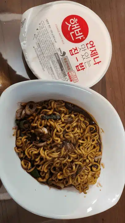 운동 나갔다와서 간단하게 점심을 합니다