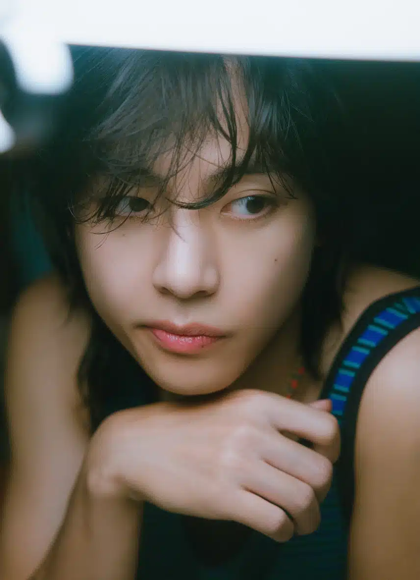 Foto-Foto V BTS 2024: Gambar Terbaru dan Wallpaper Memukau Kim Taehyung