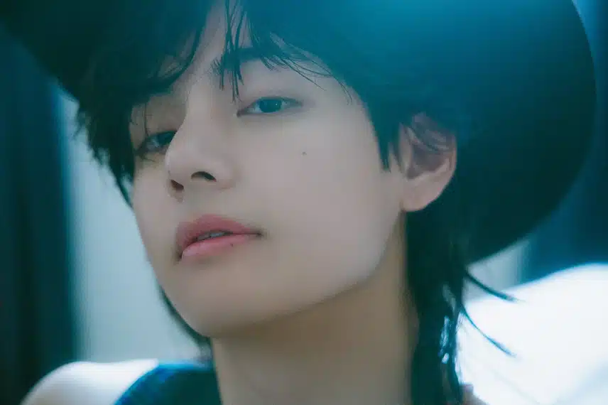 Foto-Foto V BTS 2024: Gambar Terbaru dan Wallpaper Memukau Kim Taehyung