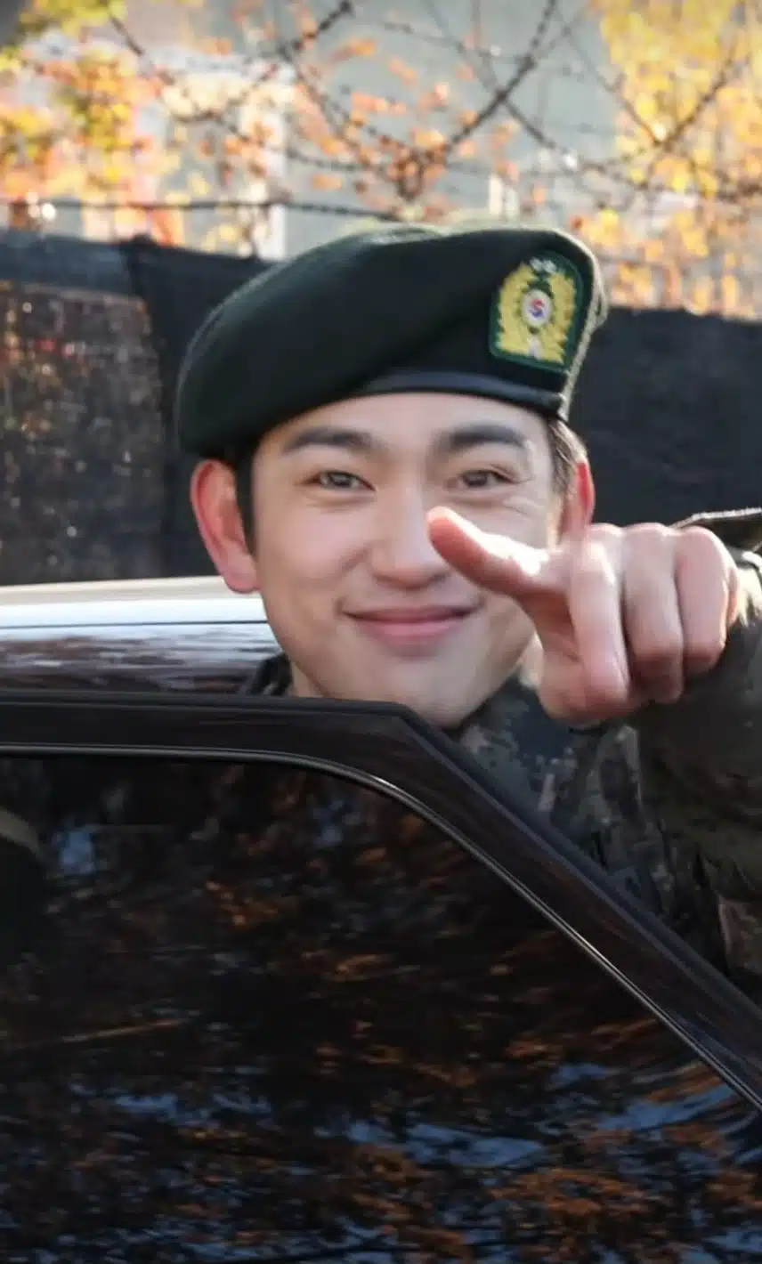 갓세븐 박진영 드뎌 제대했어요. 녕탱구리 축하축하