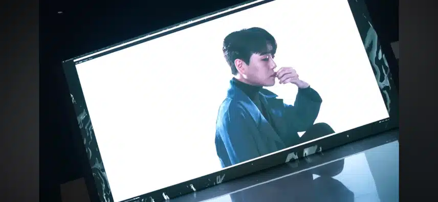 황영웅 천재가수님 타고난 황금보이스 감성 최고에다 기교 기술 없이도 탄탄한 가창력 끝판왕입니다 세계진출 성공 울팬님들 성공 시킵시다 다재다능한 매력넘치는 울가수님 늘함께하며 끝까지  응원합니다