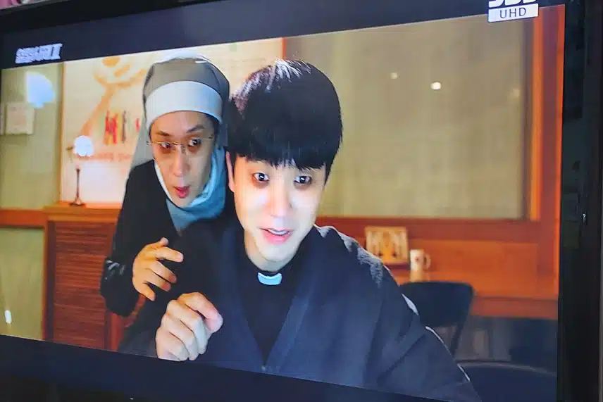 팬더곰 된 한성규 신부님이랑 수녀님 너무웃기네요