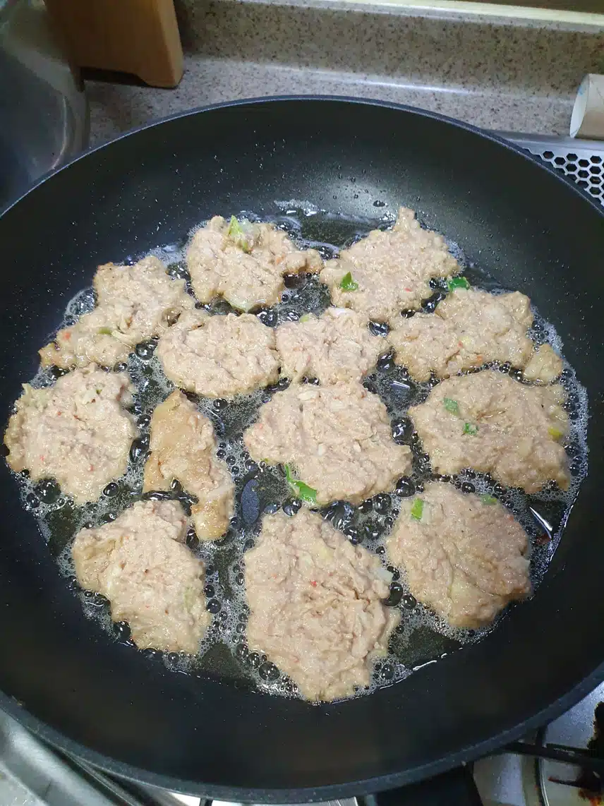 돼지랑 닭  ~ 전 . 점심외식
