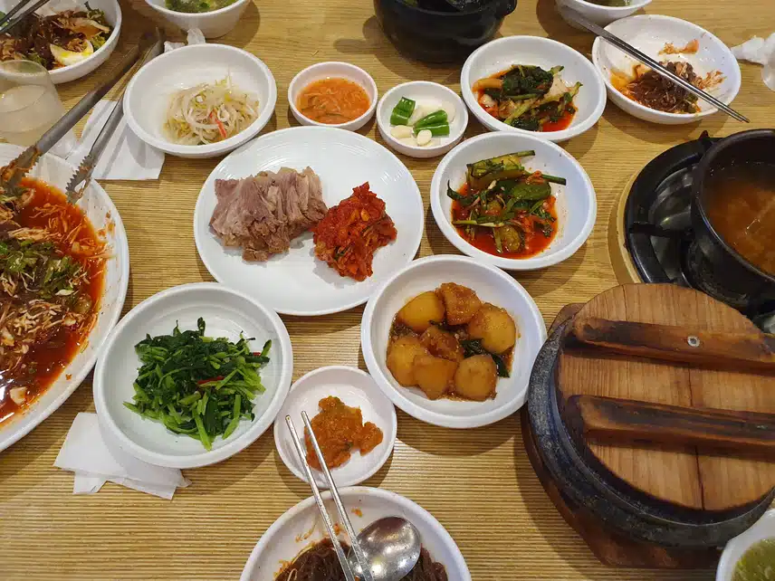 돼지랑 닭  ~ 전 . 점심외식