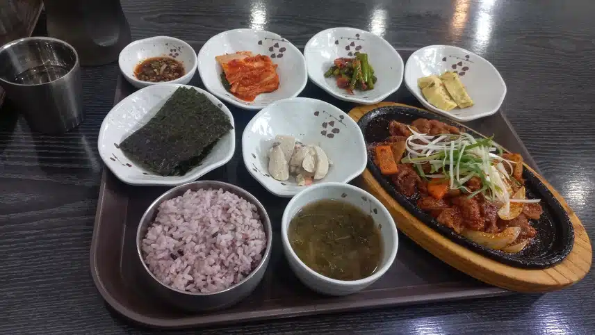 여러분이 좋아하시는 백반 메뉴는 무엇인가요?