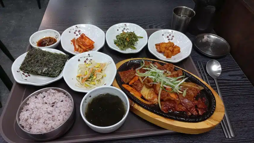 여러분이 좋아하시는 백반 메뉴는 무엇인가요?