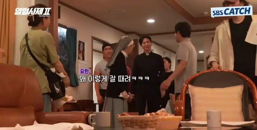 열혈사제2  메이킹 존잼입니다. 드라마가  재밌는이유가  여기있어요