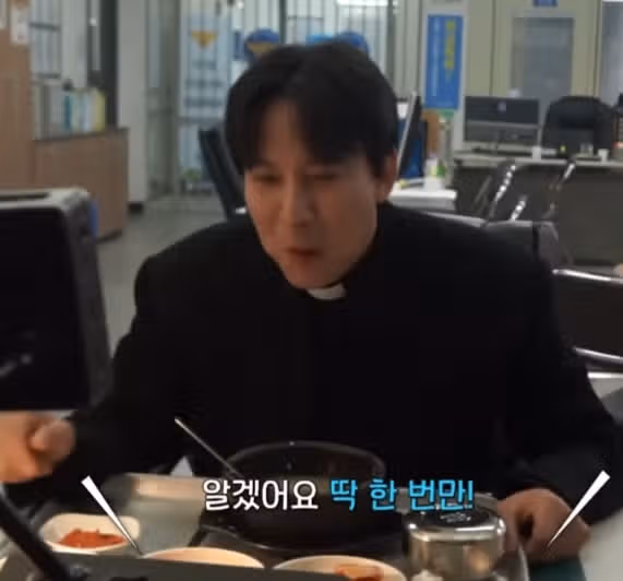 해일이  설렁탕 먹방 누가 우리애 밥  굶겼니 넘 웃겨요  