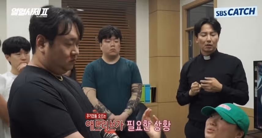 애드리브 장인이네요. 넘 유쾌하고  즐거워요