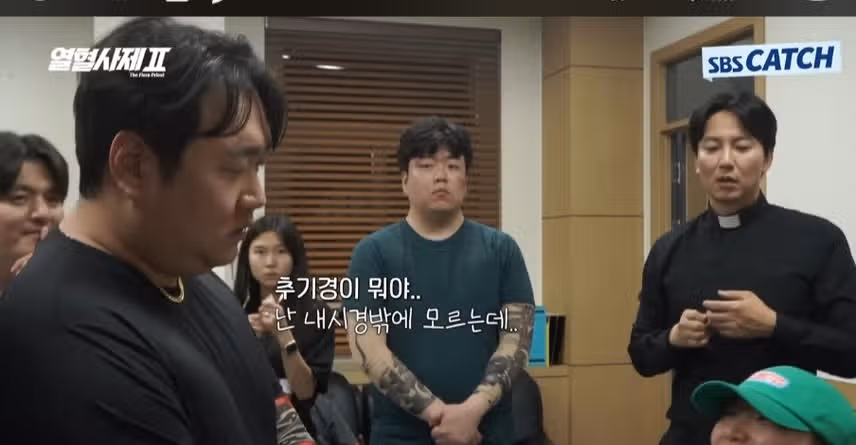 애드리브 장인이네요. 넘 유쾌하고  즐거워요