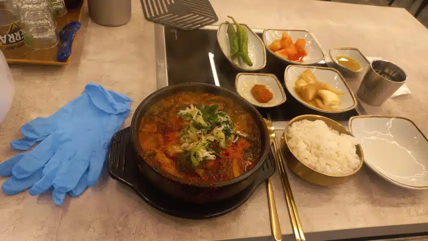 추운기간 좋아하시는 뜨끈한 국물요리 무엇인가요?