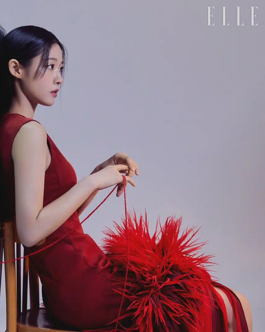 Sesión fotográfica de la tienda de iluminación Um Tae-goo y Kim Seol-hyun para Elle.jpg