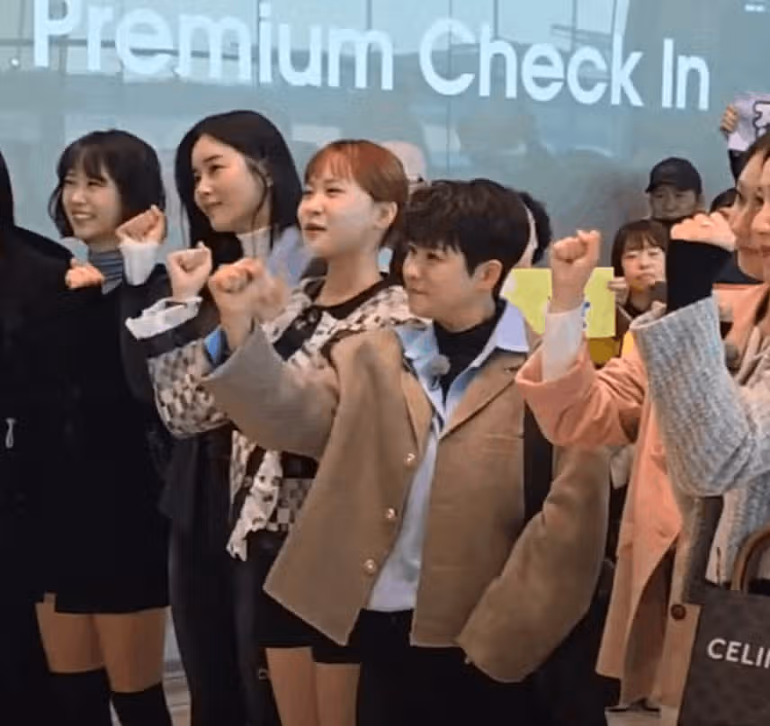 마이진님 공항패션과 스타일링 보이시한 매력 제대로 발산!!^^
