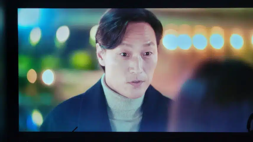 보건선생님께 고백하는 윤지원