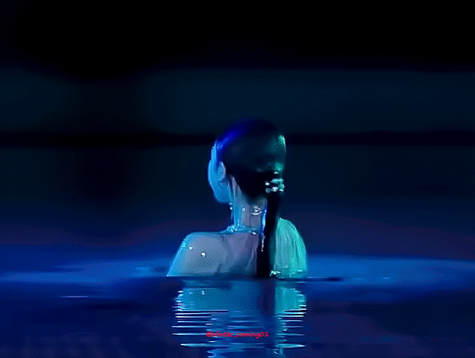 카리나 수중 gif