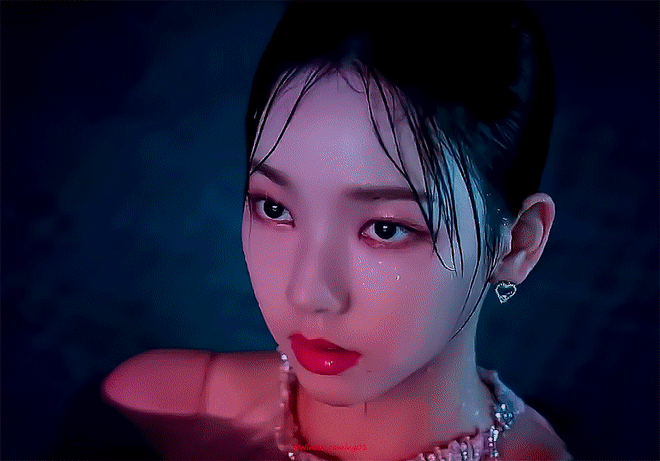 카리나 수중 gif