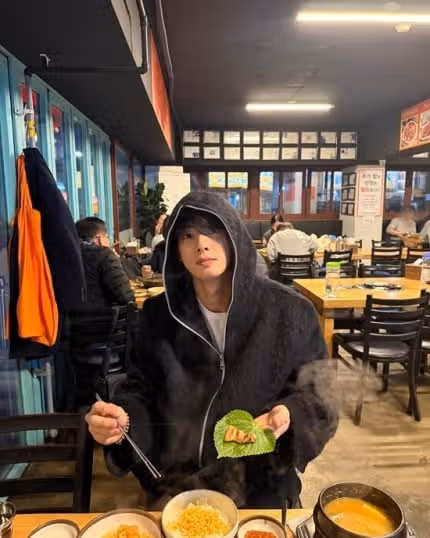차은우  고기집 쌈먹는 일상공개