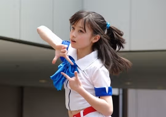 橋本環奈＆中川大志、衝撃のデート写真公開！恋人だけに見せた素顔