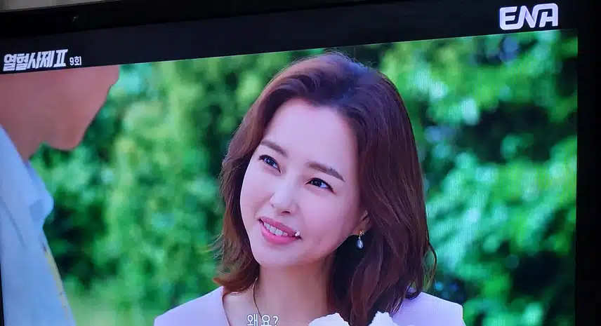 김홍식이랑 데이트할때 오버하는 이하늬배우님 너무귀엽네요