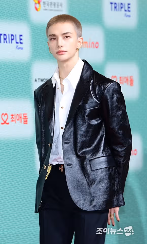 [가요대전] 스키즈 현진 파격의 삭발 헤어 😳
