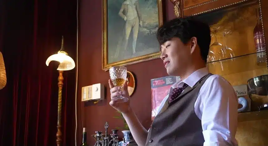 황영웅 님 영원한 가수님 세겨로 날개펼처 가수 님