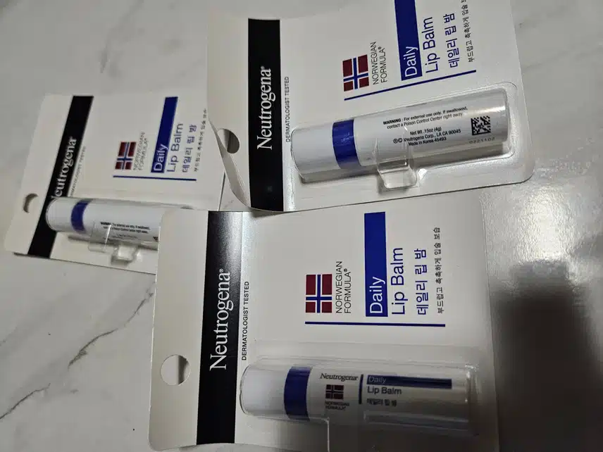 헬시딜에서 시킨 뉴트로지나 립밤 왔어요