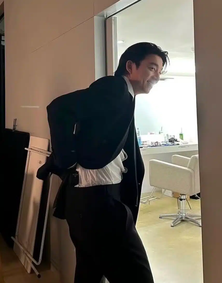 딱지맨 공유의 감탄나오는 수트 핏