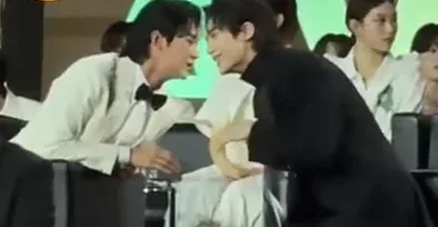 서로 좋아하는 사이 됐다