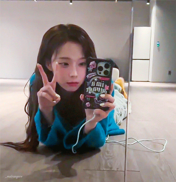 어제 위버스 한 윈터 gif 모음