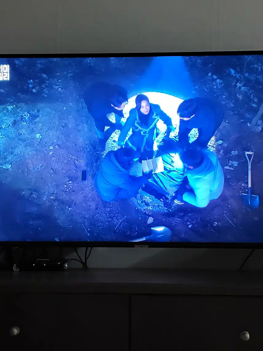 강주와 할아버지 할머니까지 합세해 묻은 돈가방