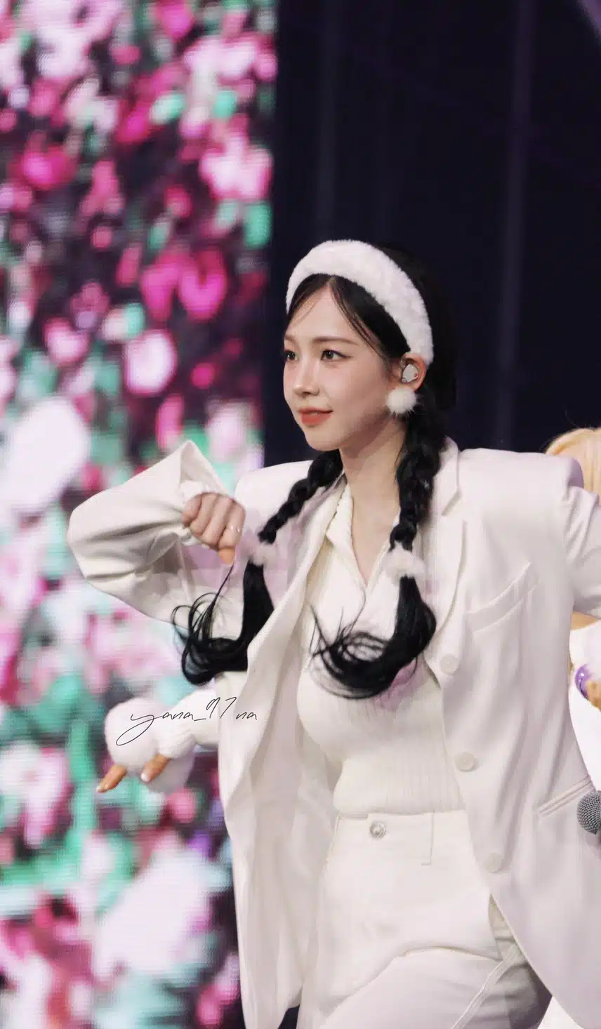 250112 마지막 슴콘 지민정 고화질jpg