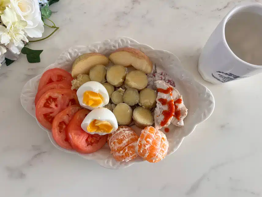 공복운동후 식사 🍽️한접시 🍠🍗🥚🍅🍎🍊